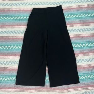Guess black cropped culotte pants